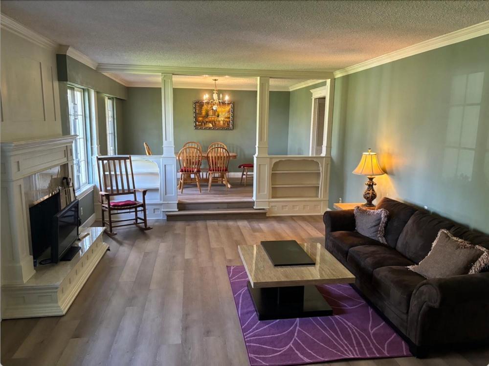 Cozy Retreat On Sandpiper Court - H With Share Bathroom *