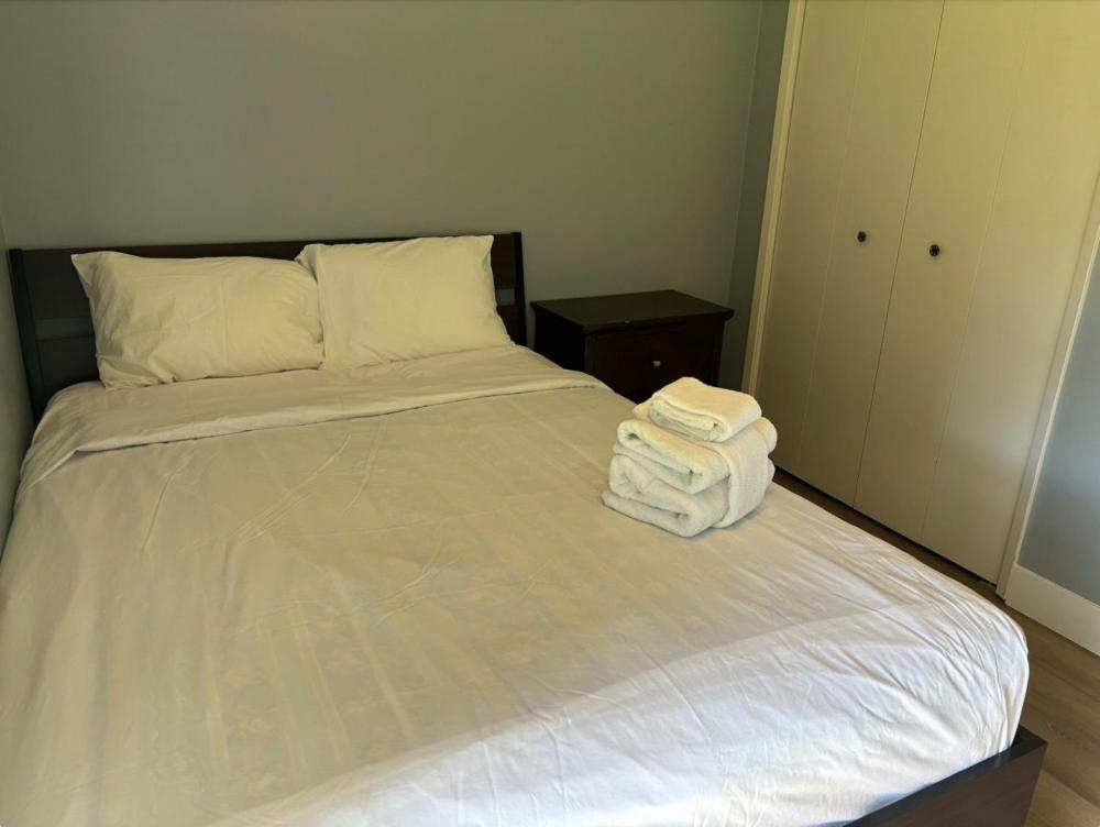 Cozy Retreat On Sandpiper Court - H With Share Bathroom Homestay *