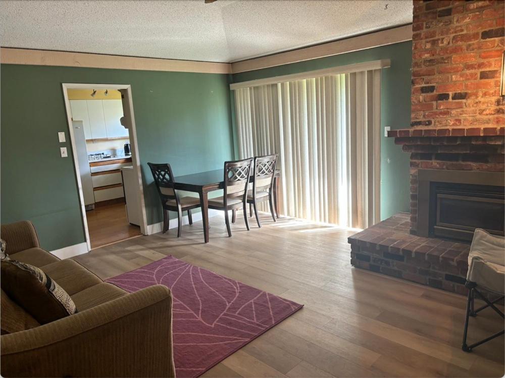 Cozy Retreat On Sandpiper Court - H With Share Bathroom * Richmond