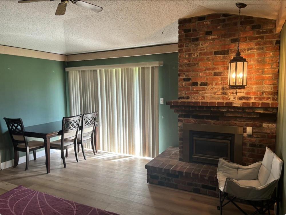 Cozy Retreat On Sandpiper Court - H With Share Bathroom