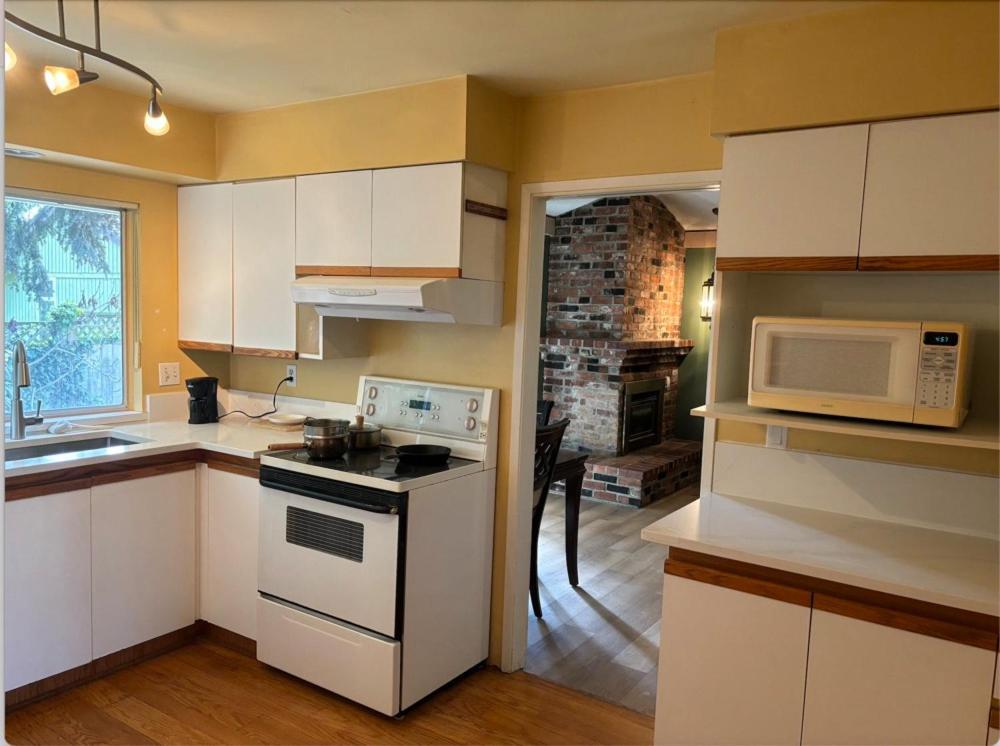 Cozy Retreat On Sandpiper Court - H With Share Bathroom * Richmond
